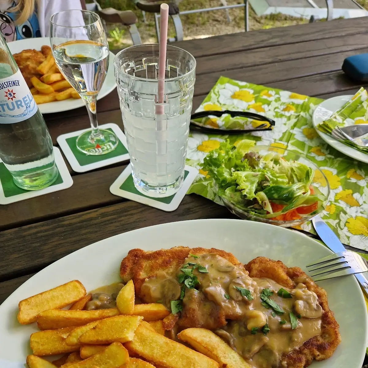 Jägerschnitzel, Gemini - Biergarten & Restaurant