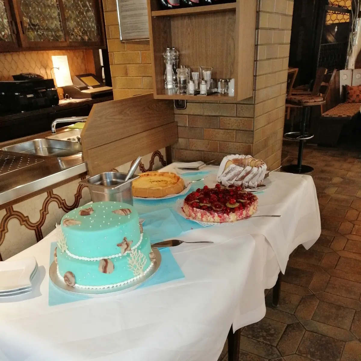 Highlights, Alex Brandmann Restaurant