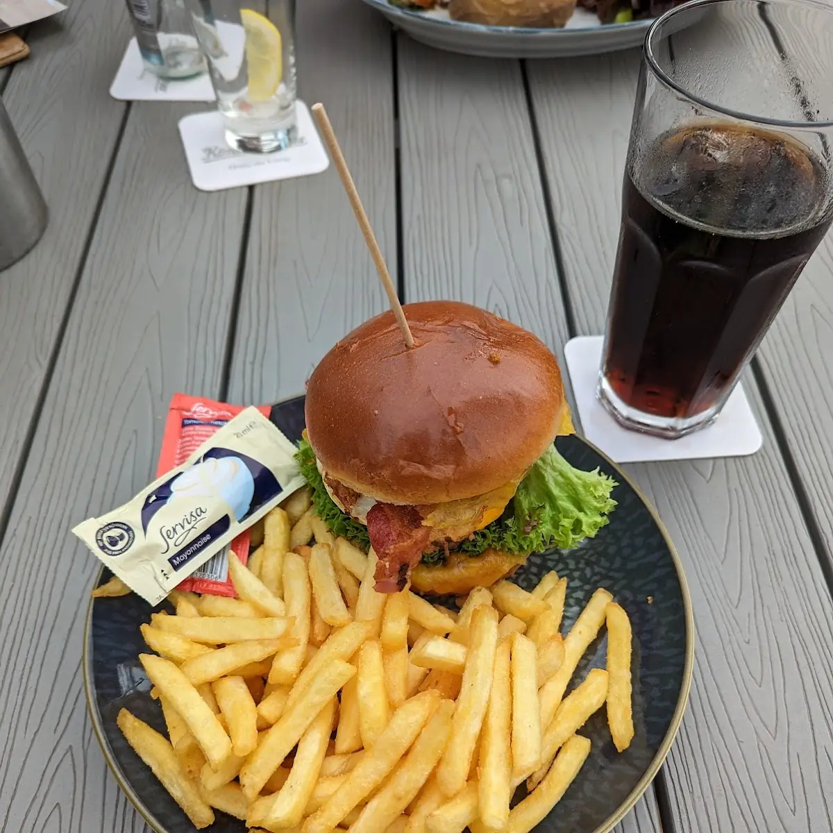 Burger, König-Pilsener Wirtshaus