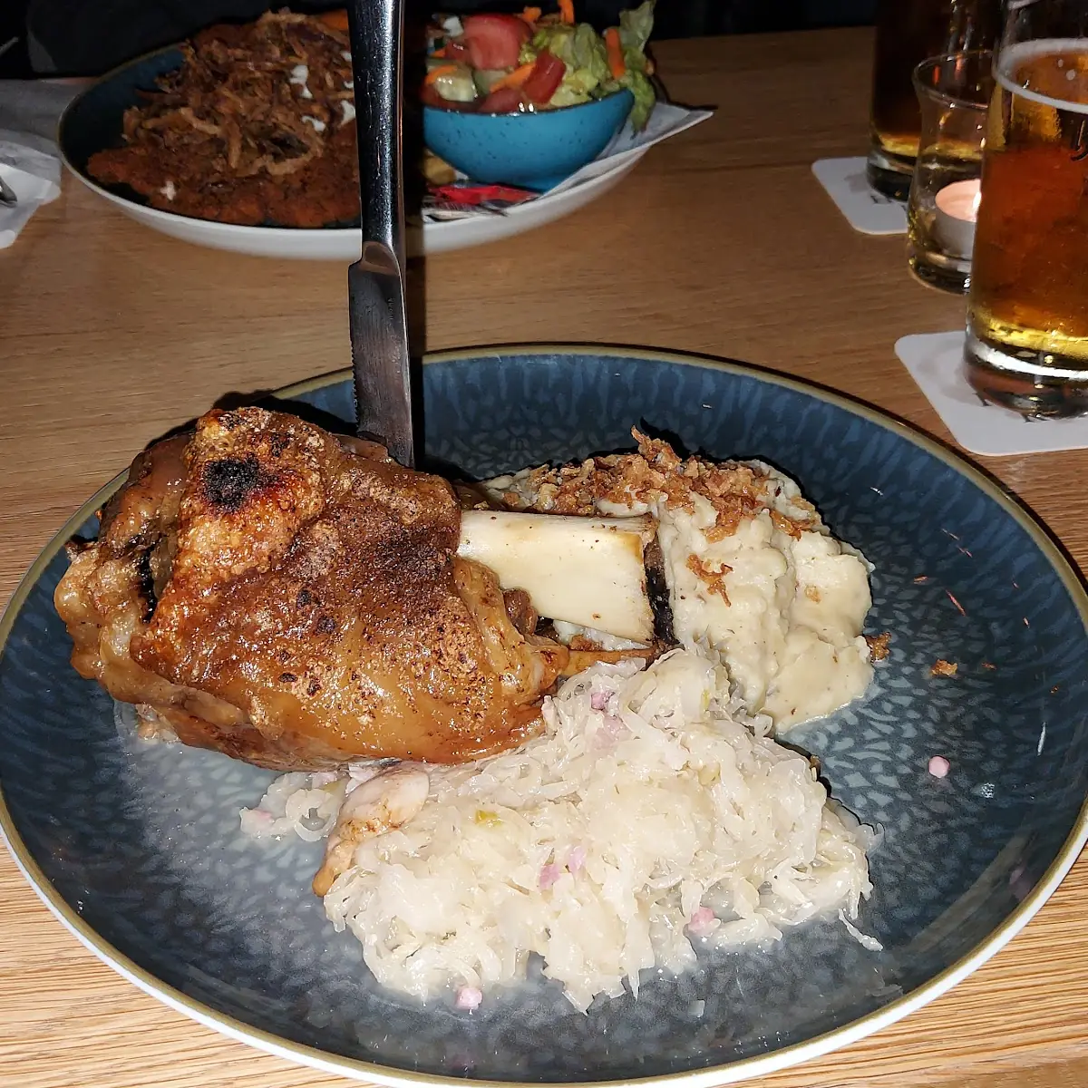 Schweinshaxe, König-Pilsener Wirtshaus