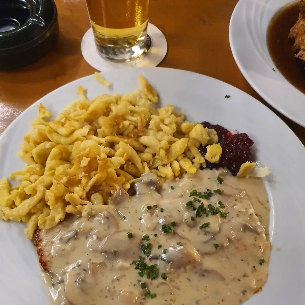 Jägerschnitzel Mit Spätzle