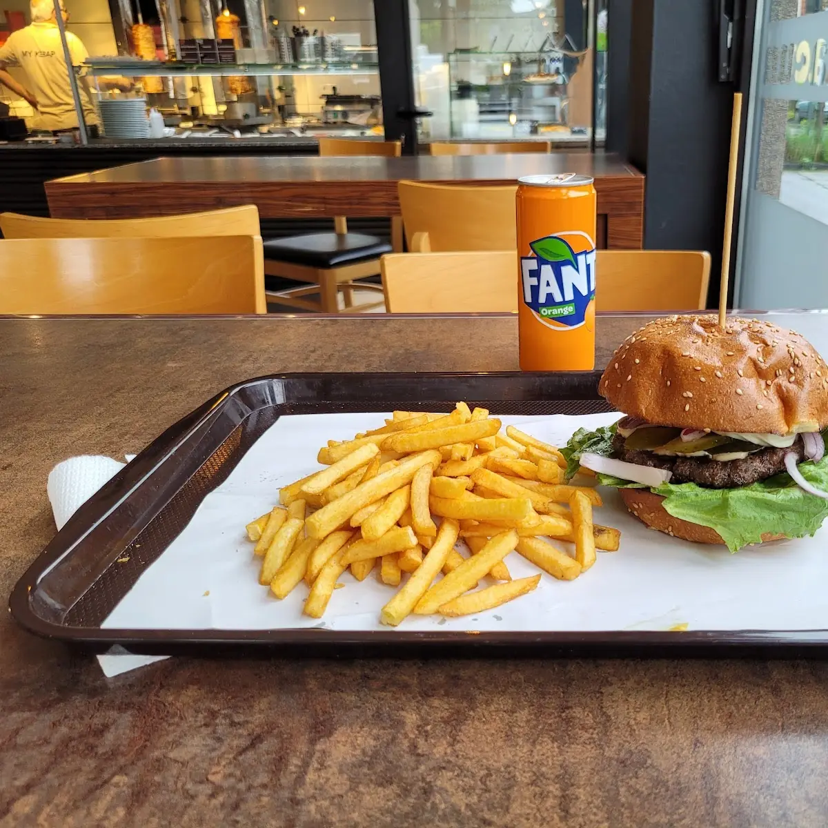 Hamburger Mit Pommes