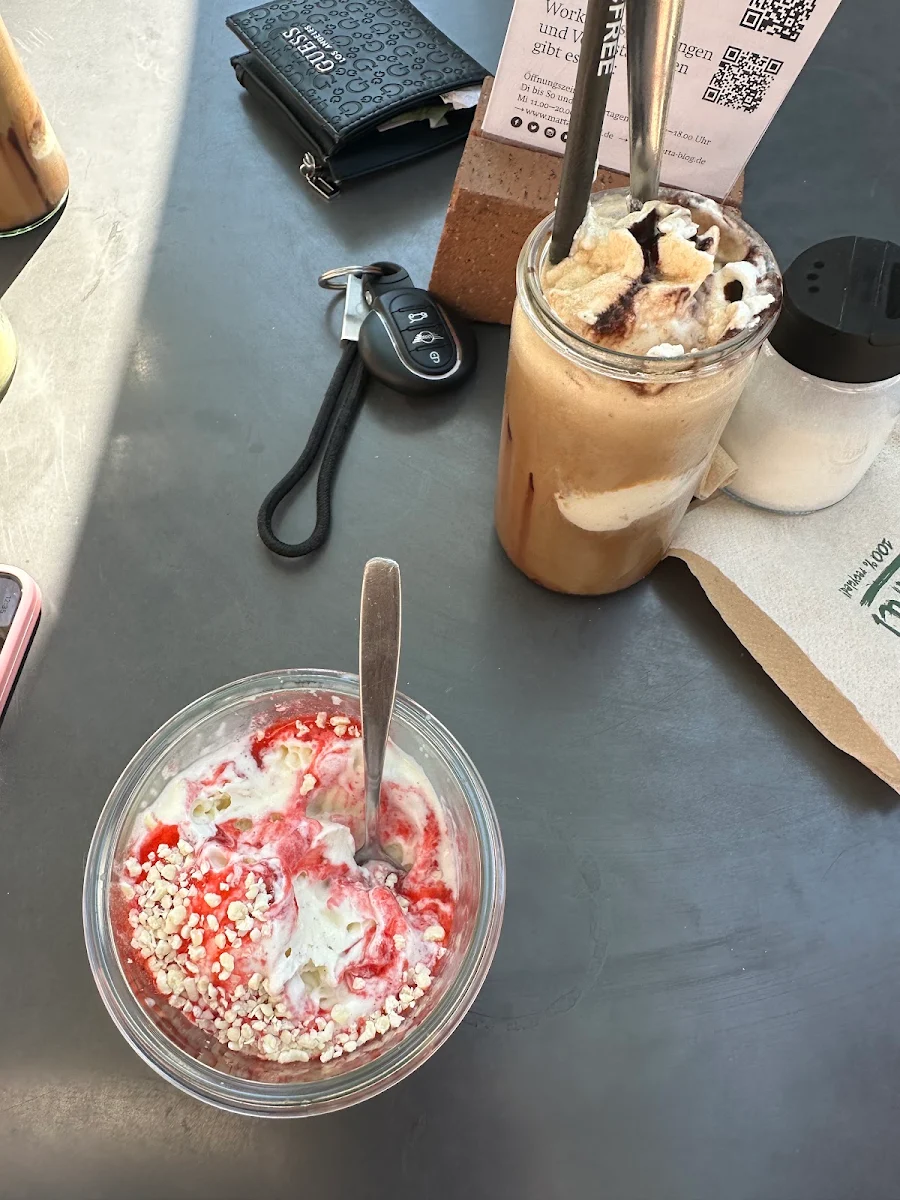 Spaghetti Eis & Eiskaffee