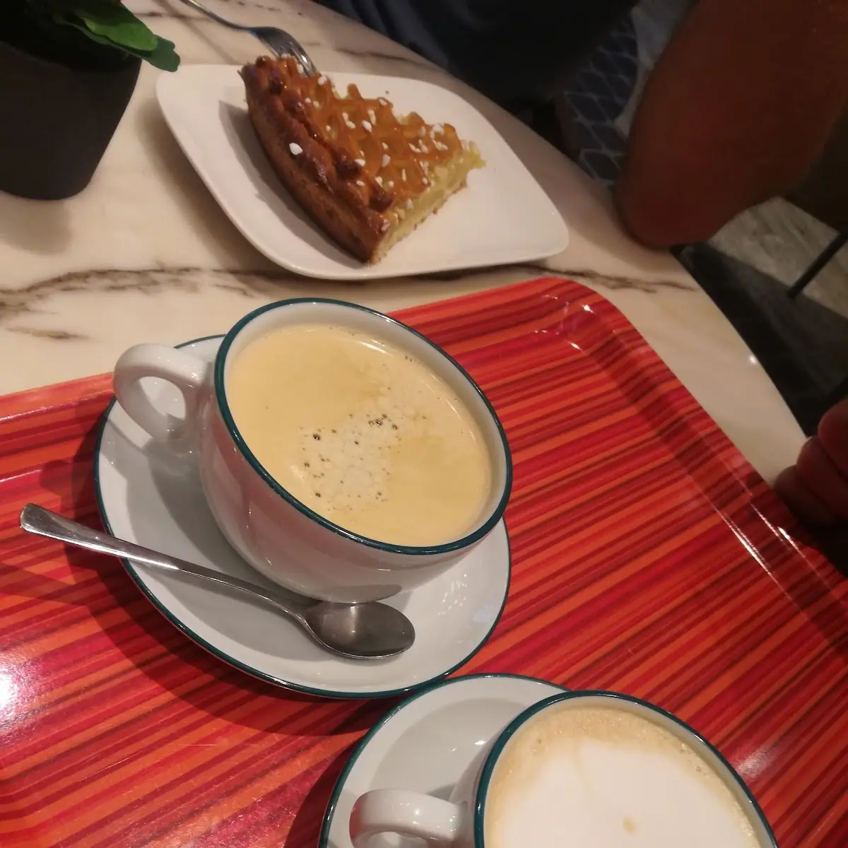 Milchkaffee, Bäckerei Voosen