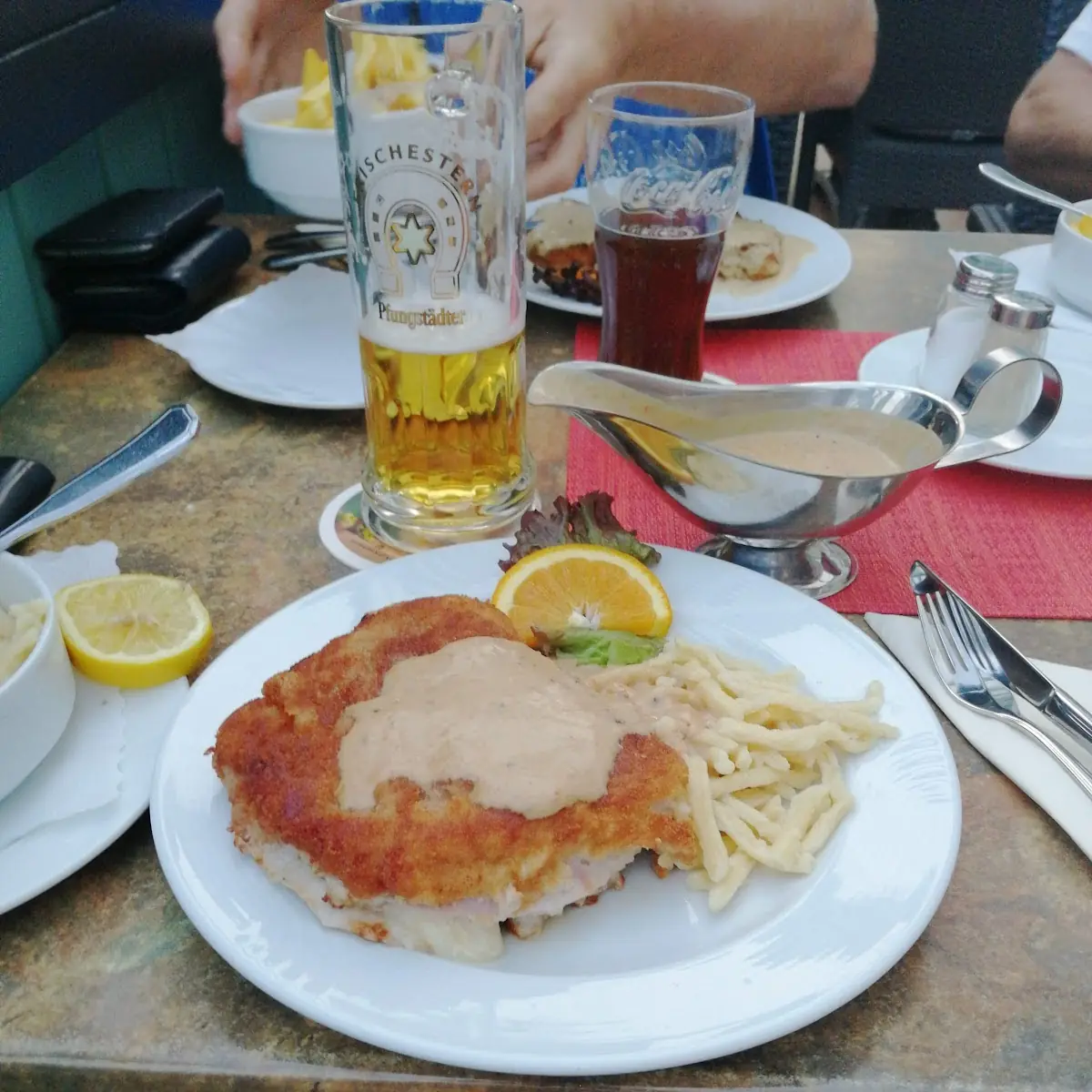 Essen und Trinken, Gaststätte Zur Tribüne