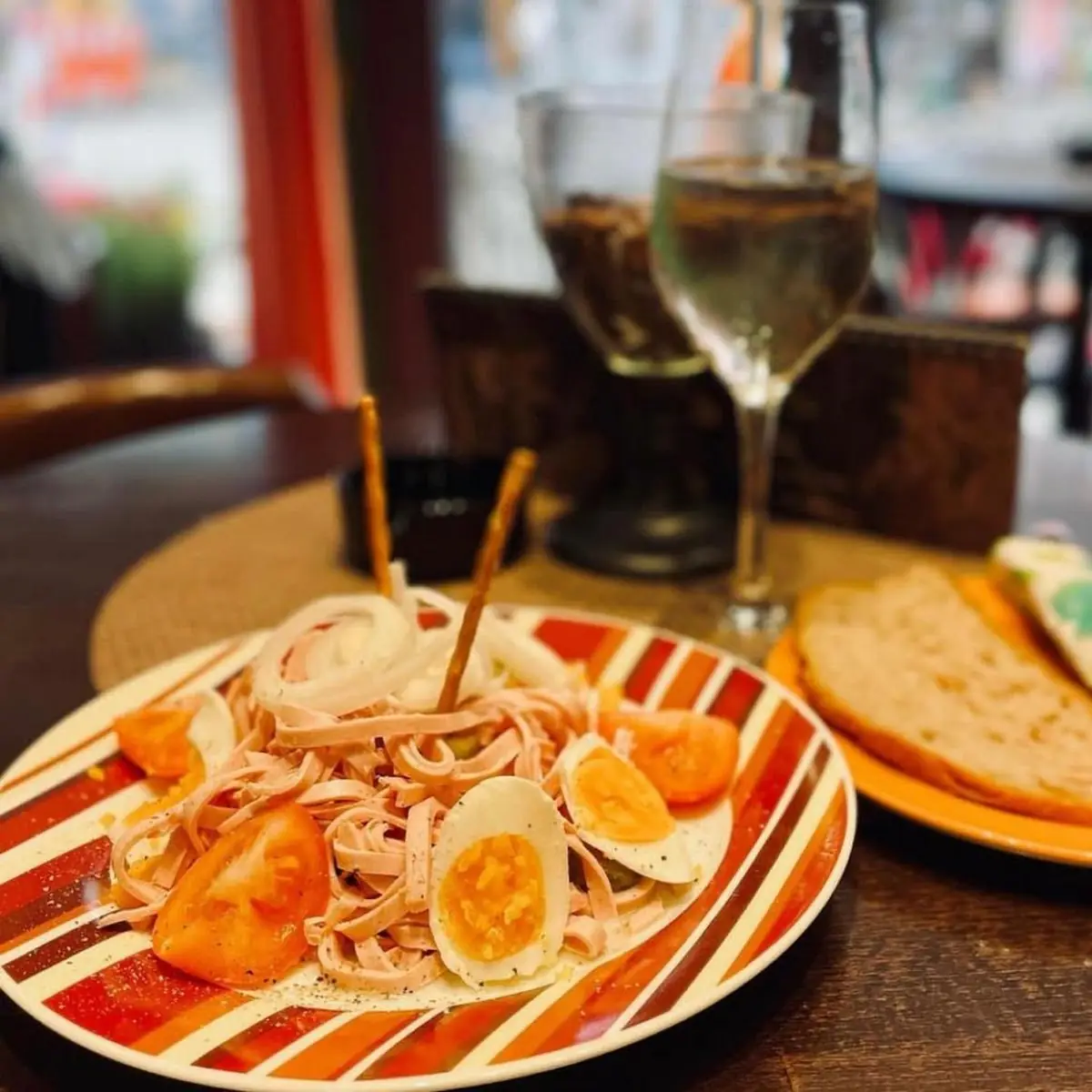 Essen und Trinken, Wally’s Bistro Café
