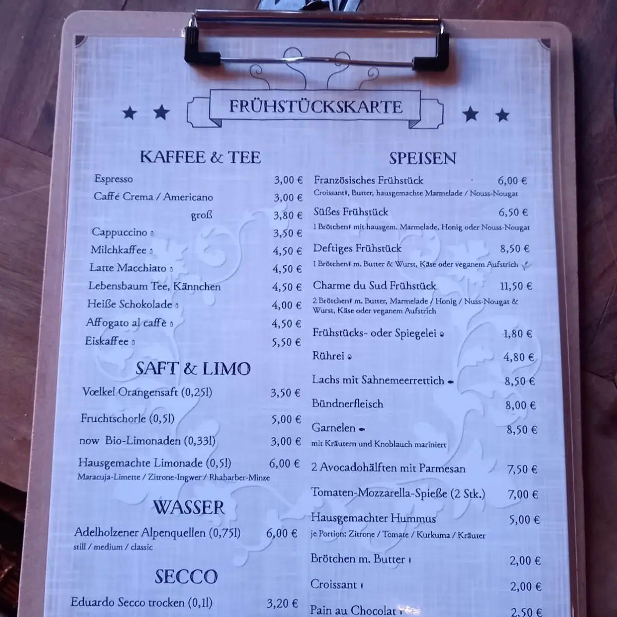 Speisekarte, Café Charme und Bio-Eis Manufaktur