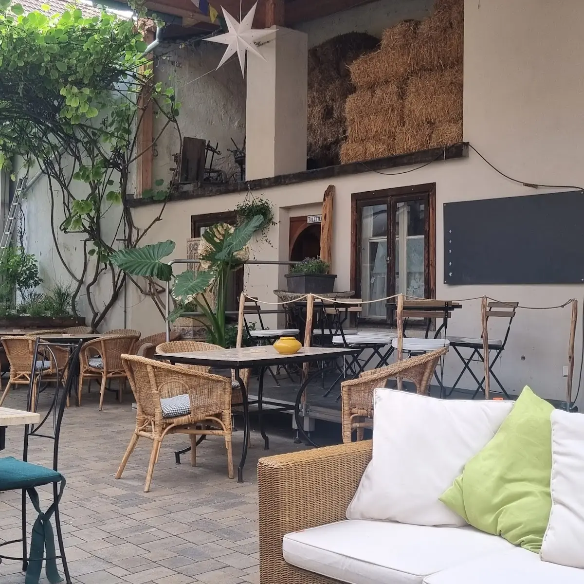 Atmosphäre, Café Charme und Bio-Eis Manufaktur