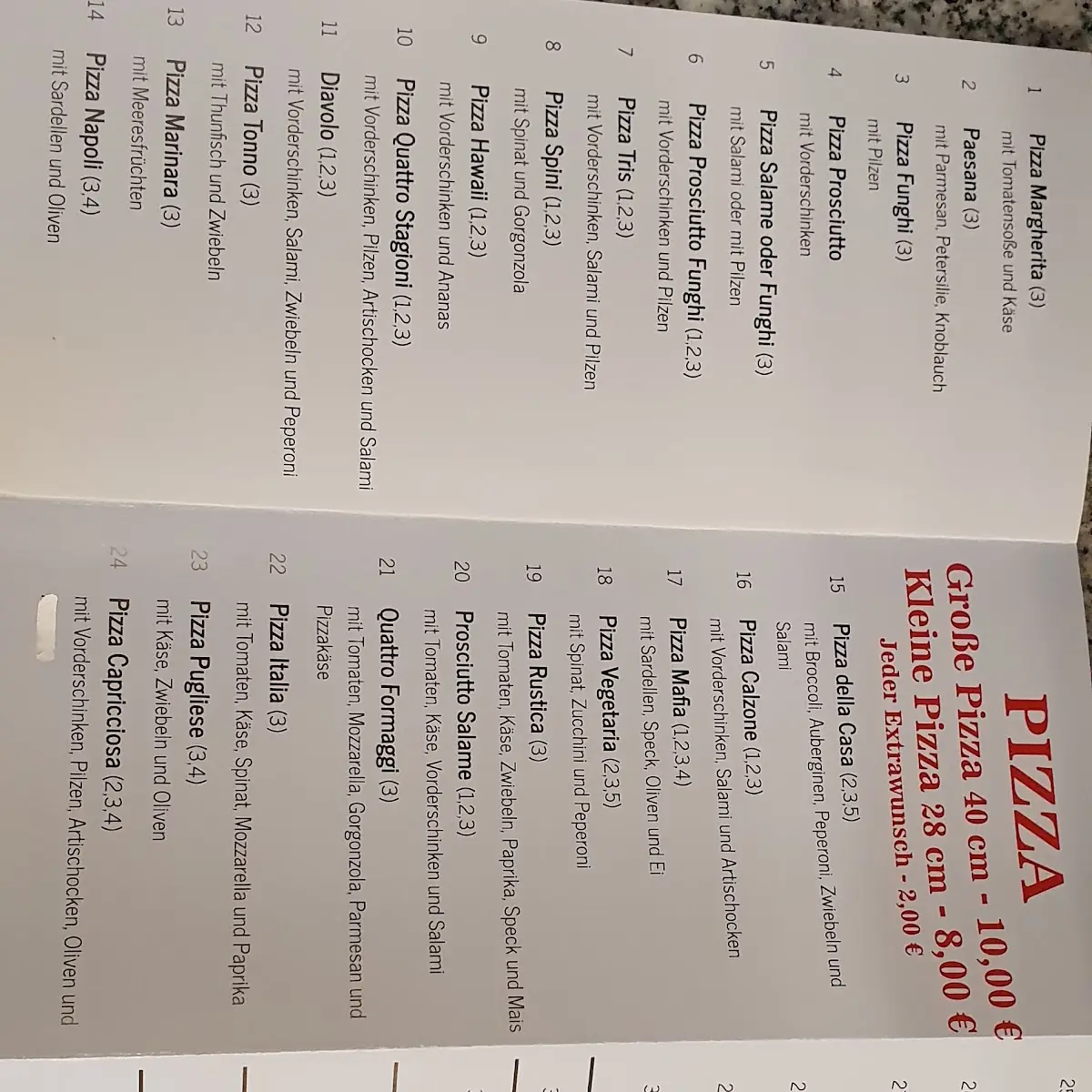 Speisekarte, Pizza im Hof