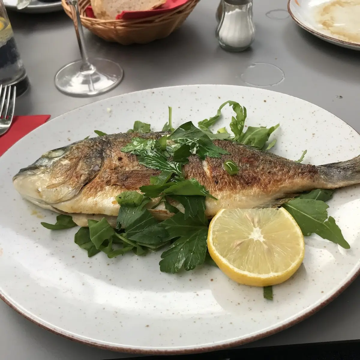 Essen und Trinken, La Ponte Restaurant