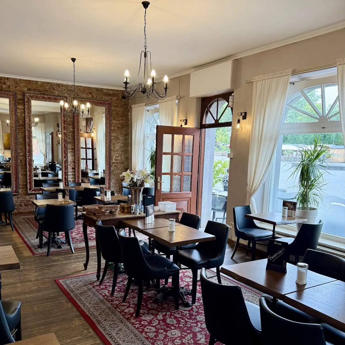 Café Lior Titelbild