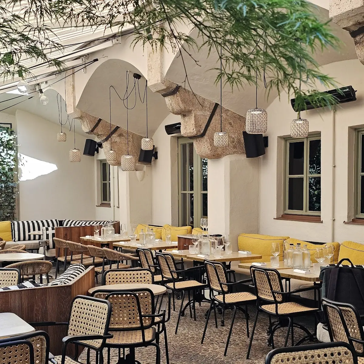 Atmosphäre, BAR TATAR in der Schreiberei