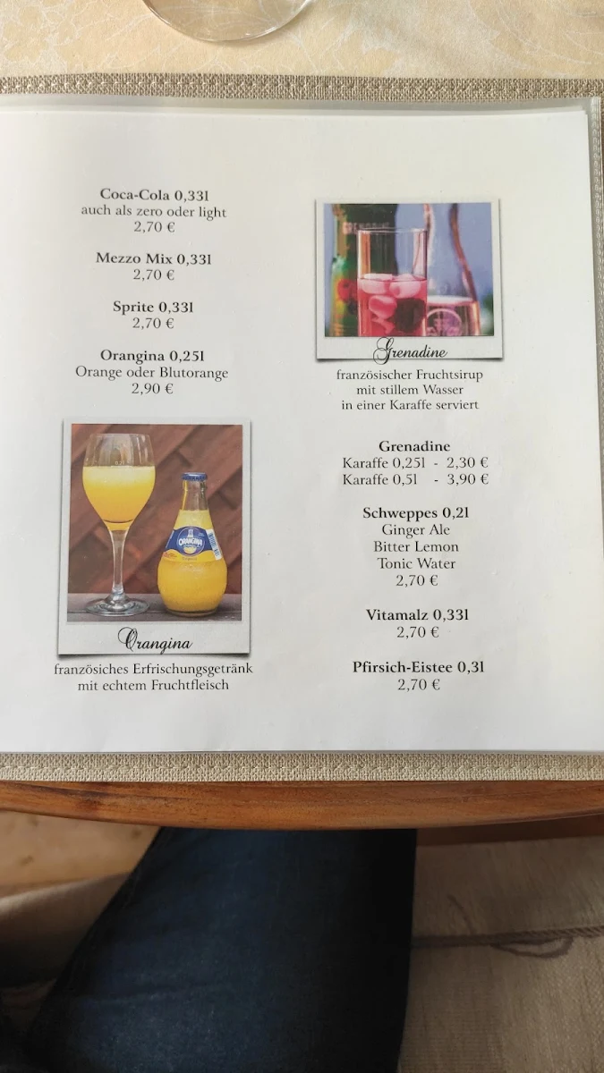 Speisekarte, Vines Café • Patisserie | Frühstück | Flammkuchen - Lübbecke