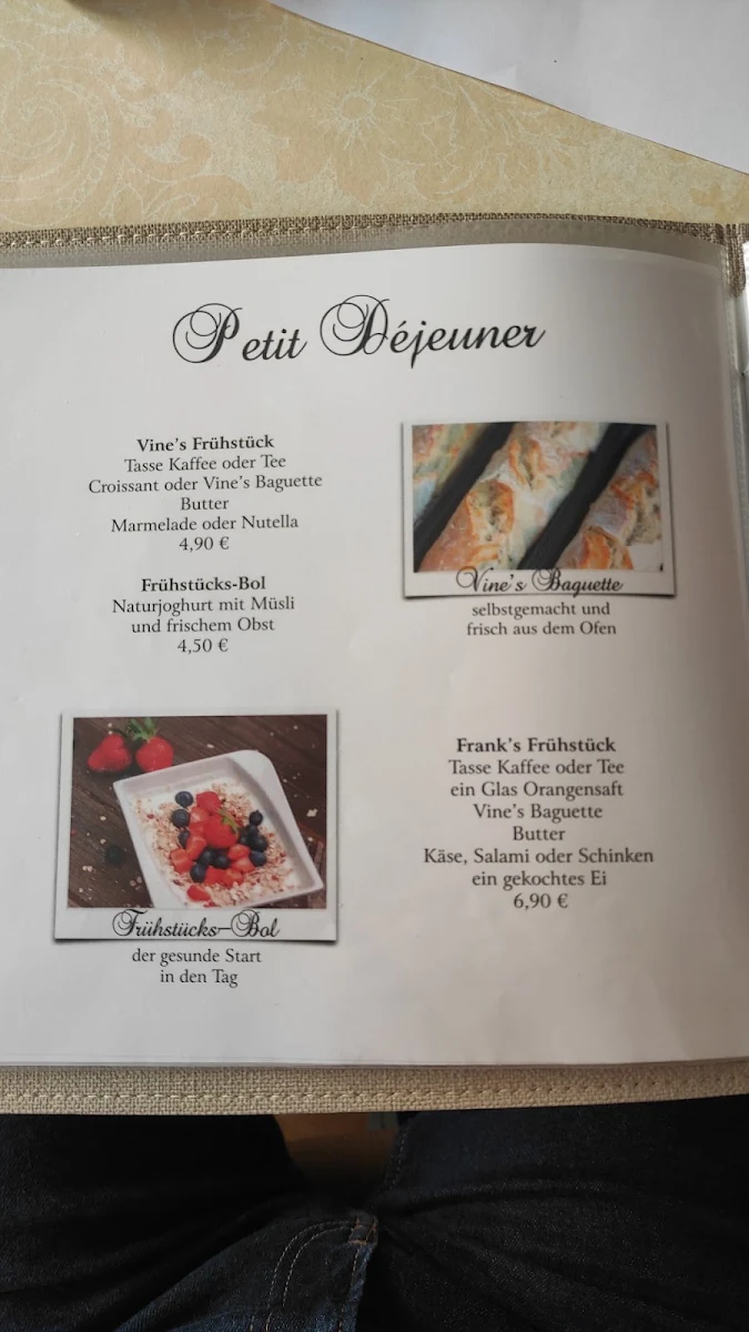 Speisekarte, Vines Café • Patisserie | Frühstück | Flammkuchen - Lübbecke