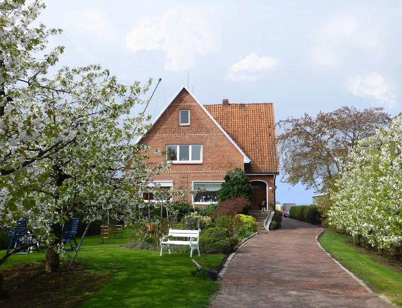 Pension auf dem Obsthof - Birgit Hauschildt