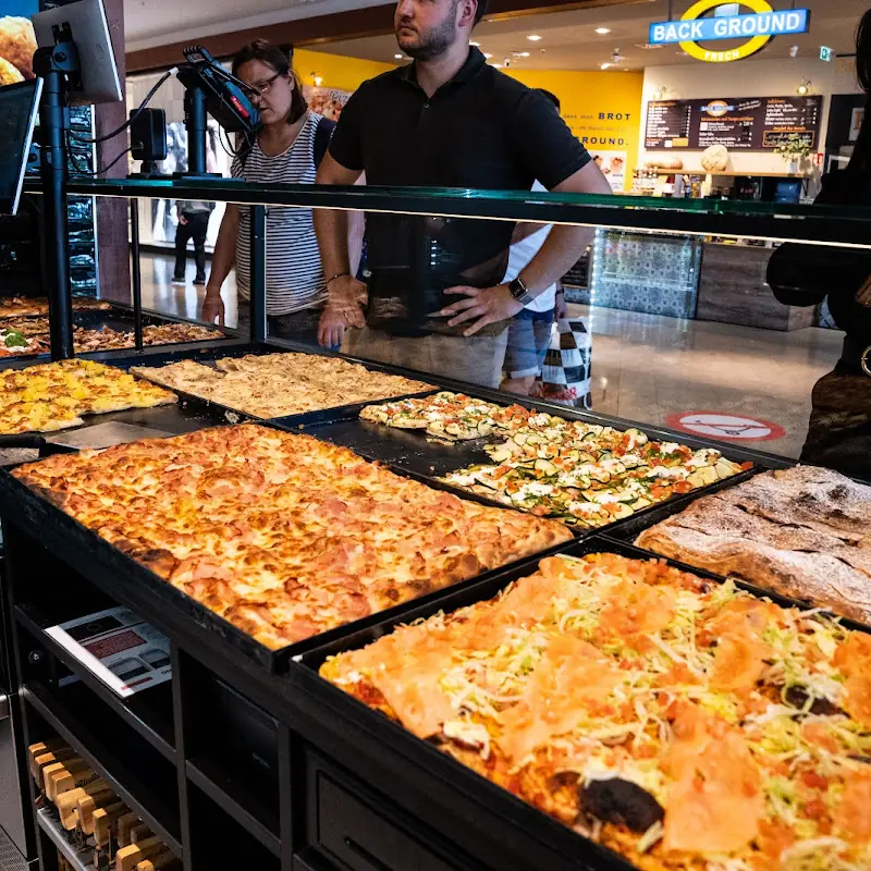 Giulia Pizza & [A] MORE