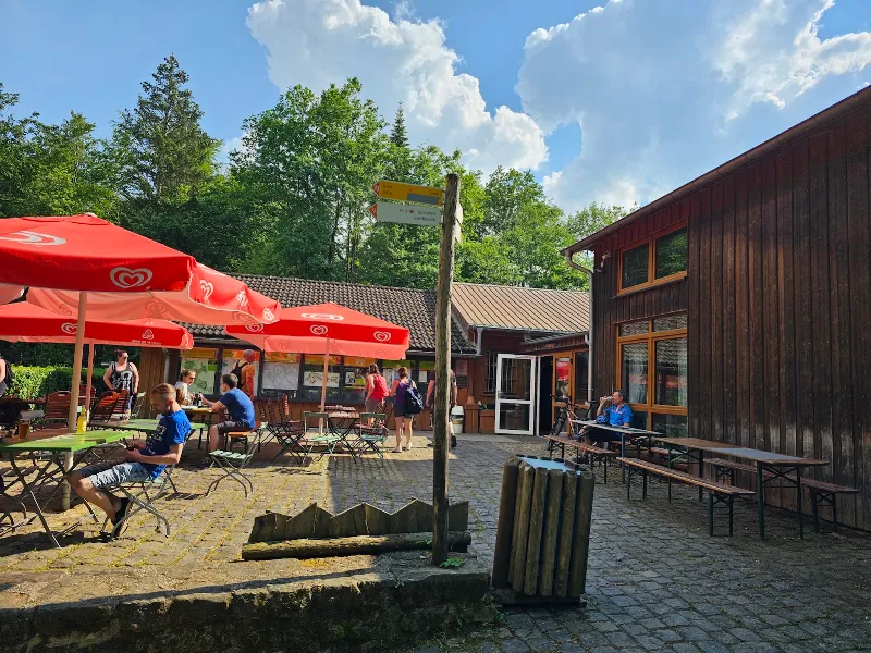 Bistros und Haus der Jagd