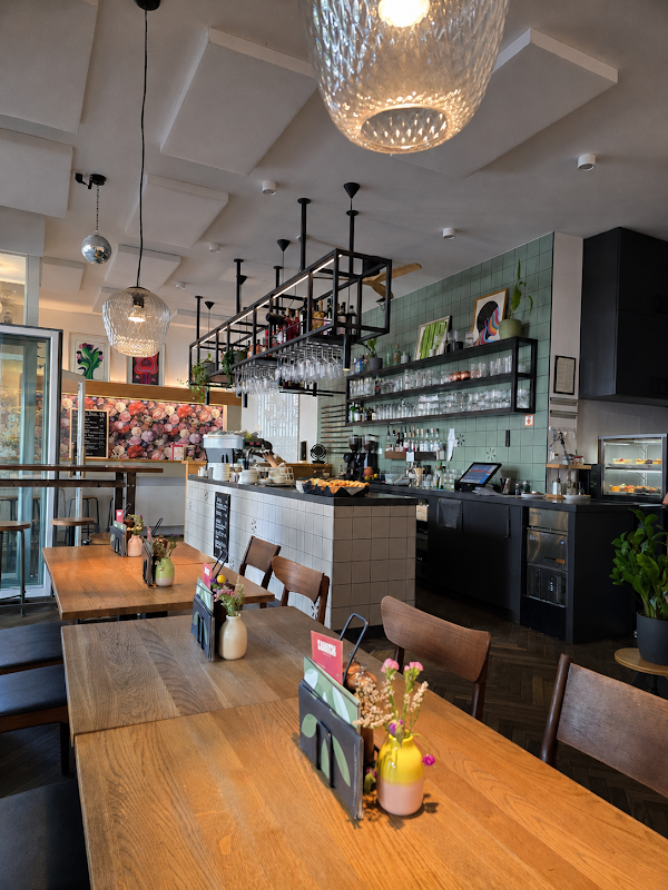 Gottlieb Café & Bar