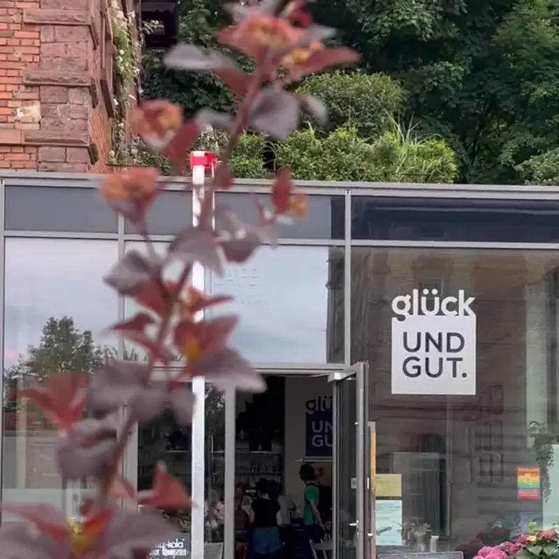 glück UND GUT.