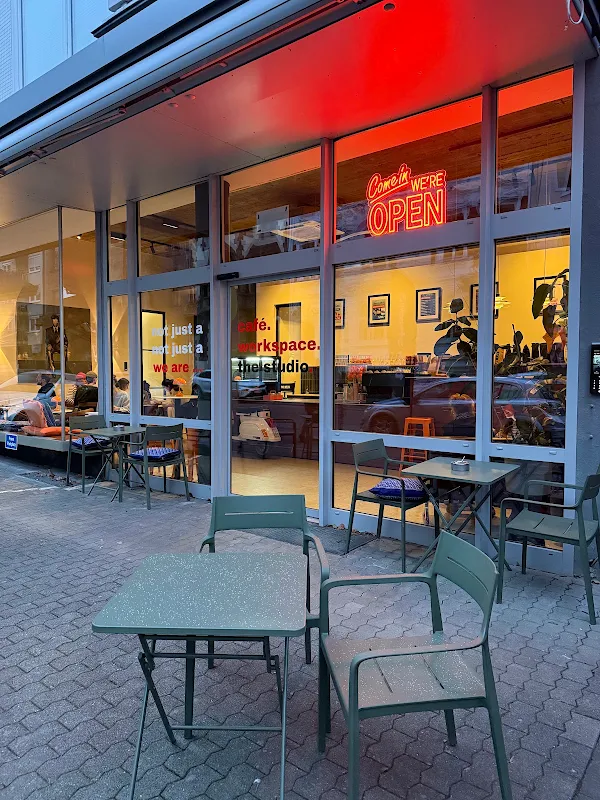 the studio. Café
