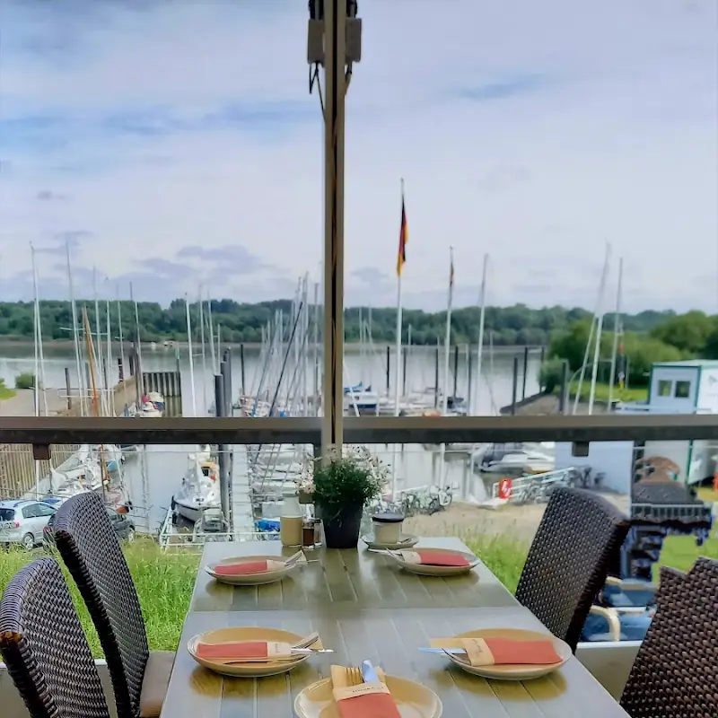 Café MöwenNest - Altes Land am Neuenschleuser Yachthafen
