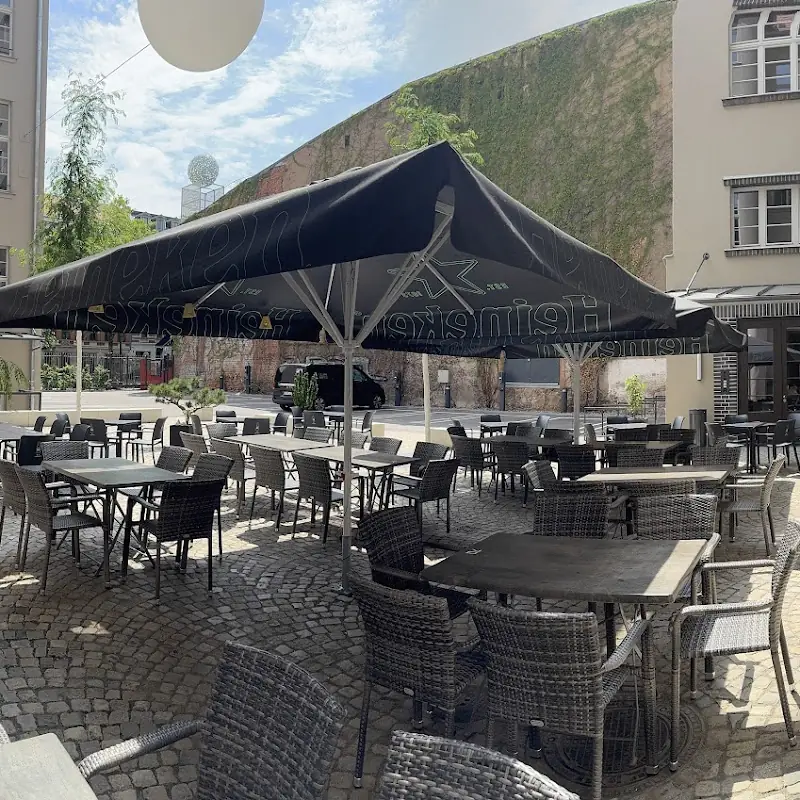 Joseph Pub