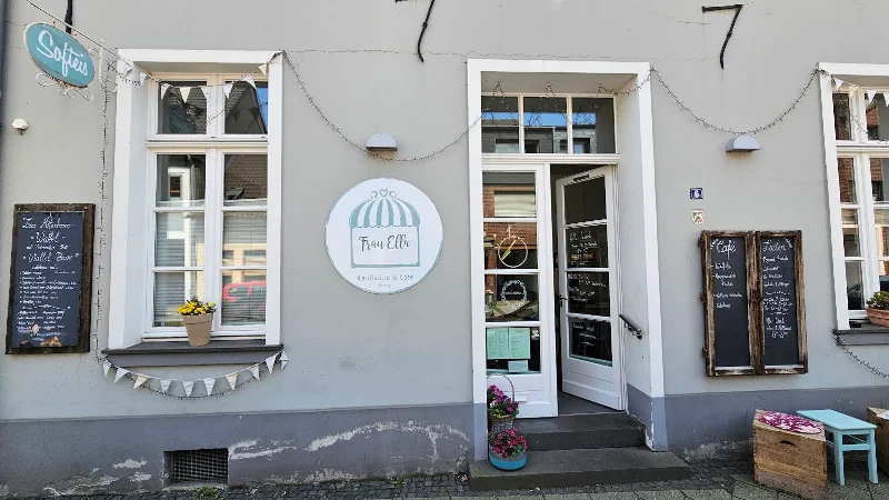 Frau Ella Kaufladen & Café