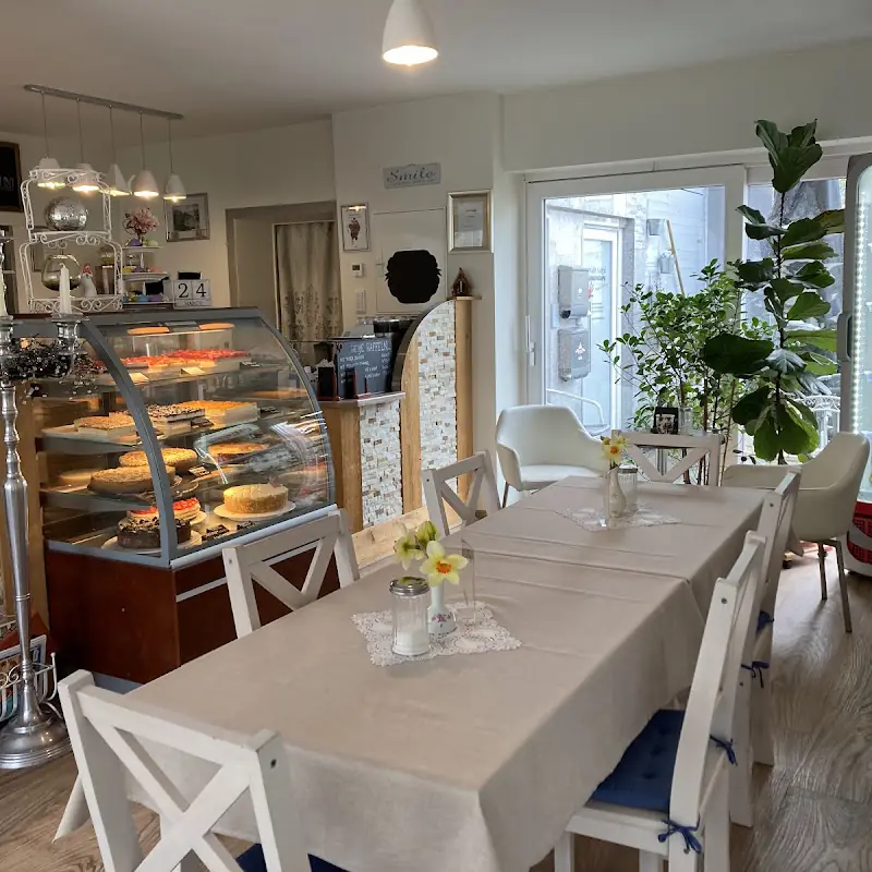 Dora's Cafè & Bistro