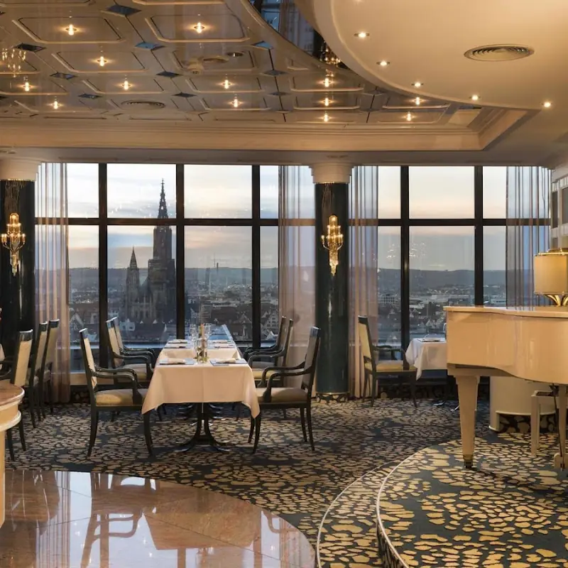 Panoramarestaurant in der 16. Etage (im Maritim Hotel Ulm)