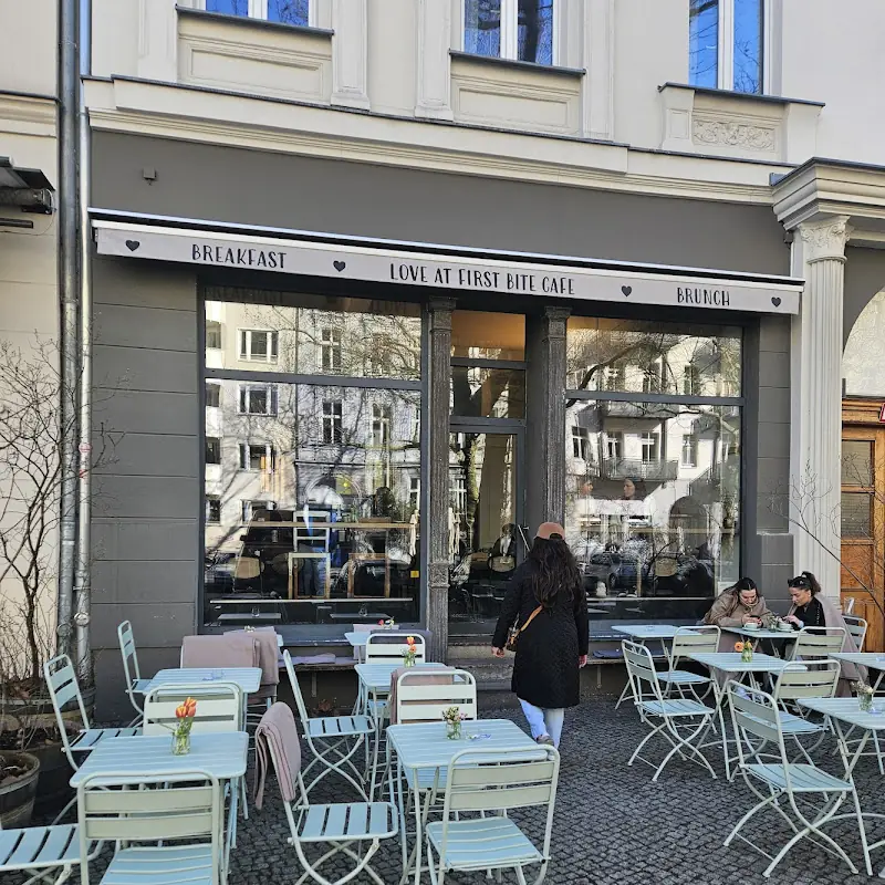 Love at first bite - Café, Breakfast Brunch
