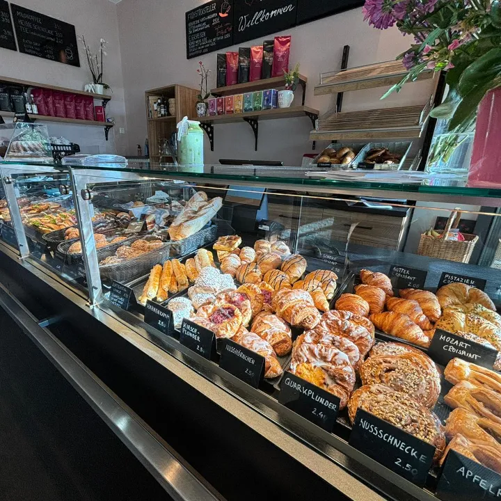 CAFÉ & BÄCKEREI YASEMIN