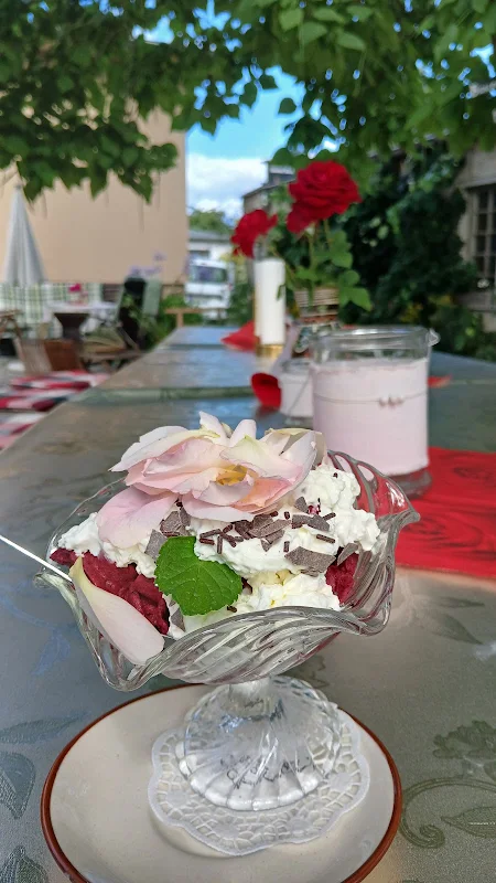 Rosenblüten-hof-schänke