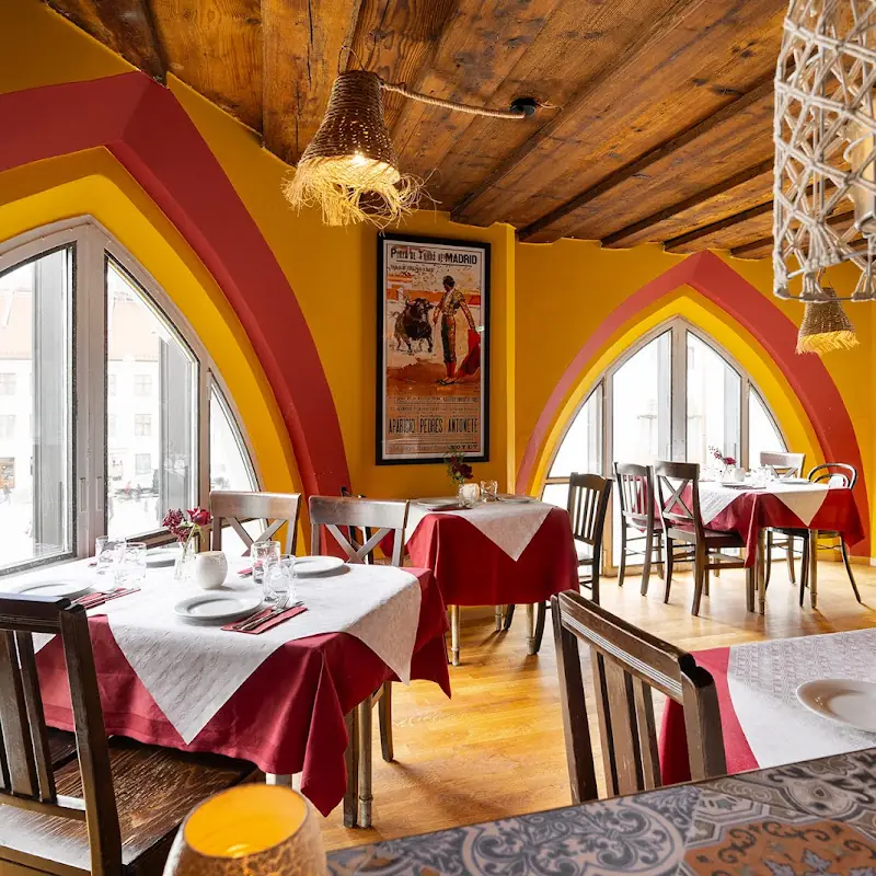 La Cueva Restaurant & Tapas