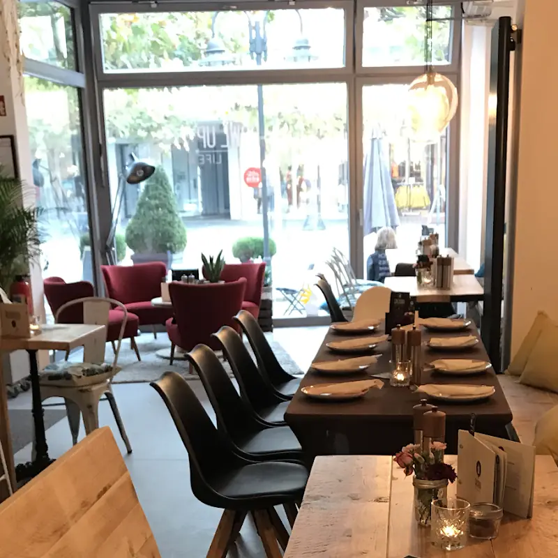 CACADOO DELI & STORE