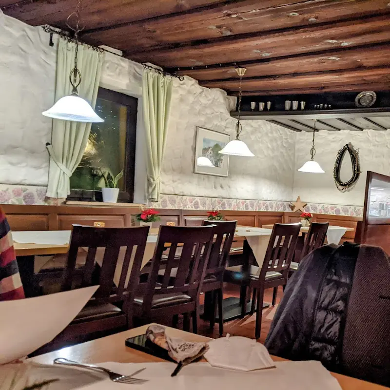 Gasthaus "Zum Hirschen" beim Schweikert, A.u.C. Kratochwill GbR