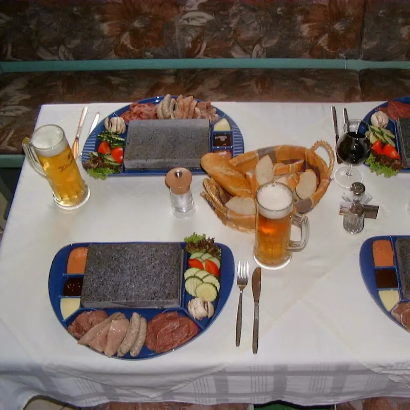 Gaststätte Waldfrieden - Erlebnisgastronomie Essen vom heißen Stein