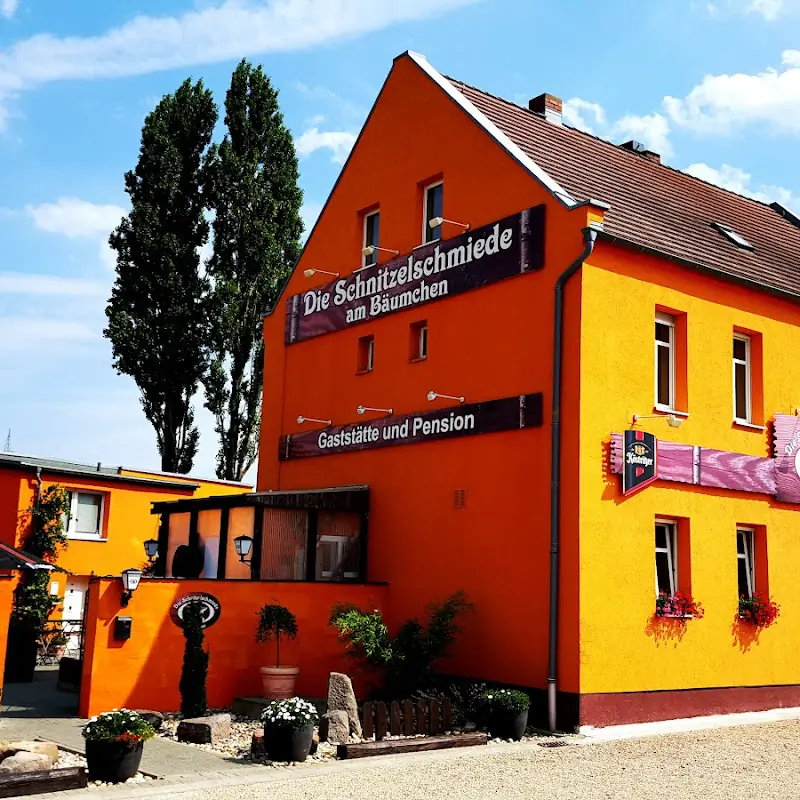 Schnitzelschmiede am Bäumchen - Christian Heiland