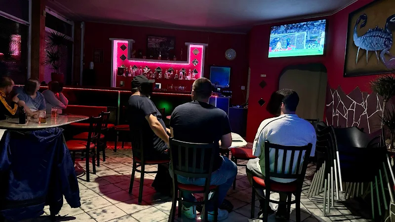 7 Days Cafe - Bar