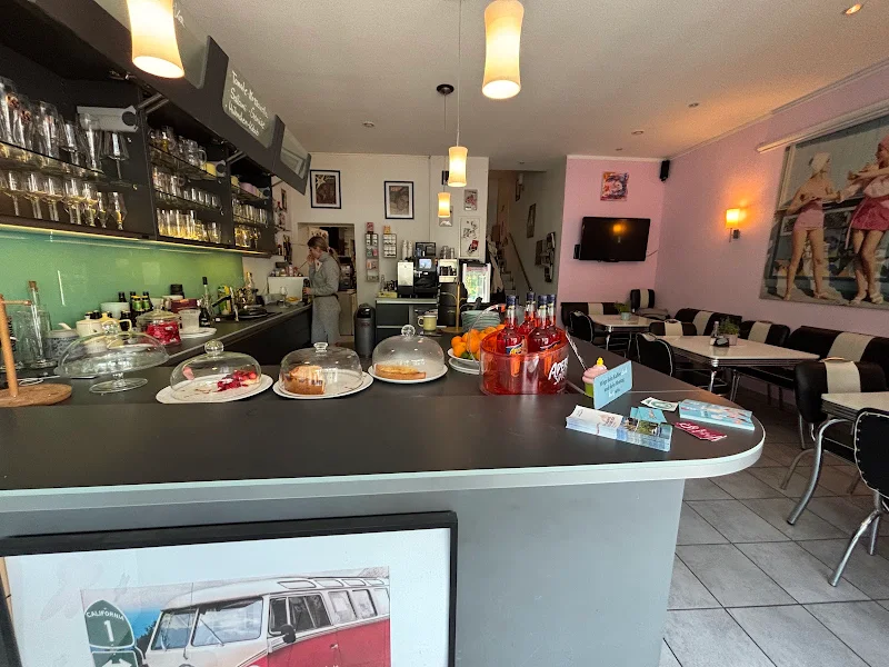Cafe-Bistro SIXTIES