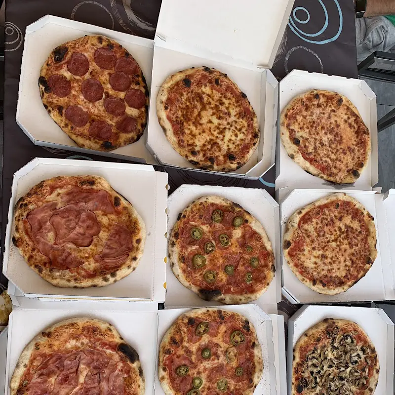 Leos DIE PIZZA & KEBAP Stube