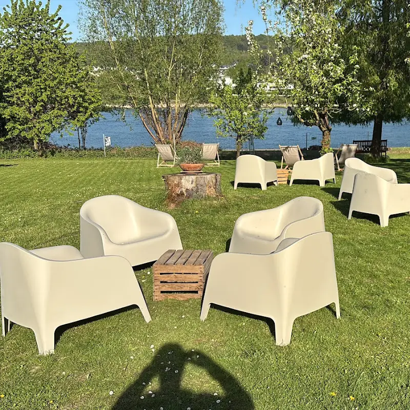 Biergarten & Weinlounge Oberwinter