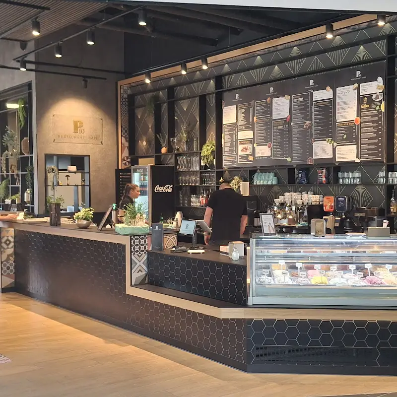 P10 Restaurant - Cafe