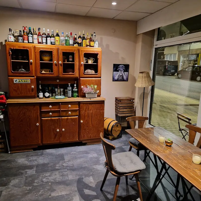 Cafe Pastis
