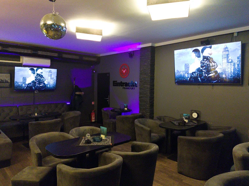 C'est la Vie Café & Sportsbar