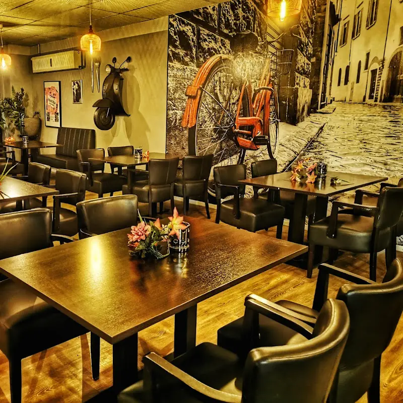 Pizzeria La Strada 6