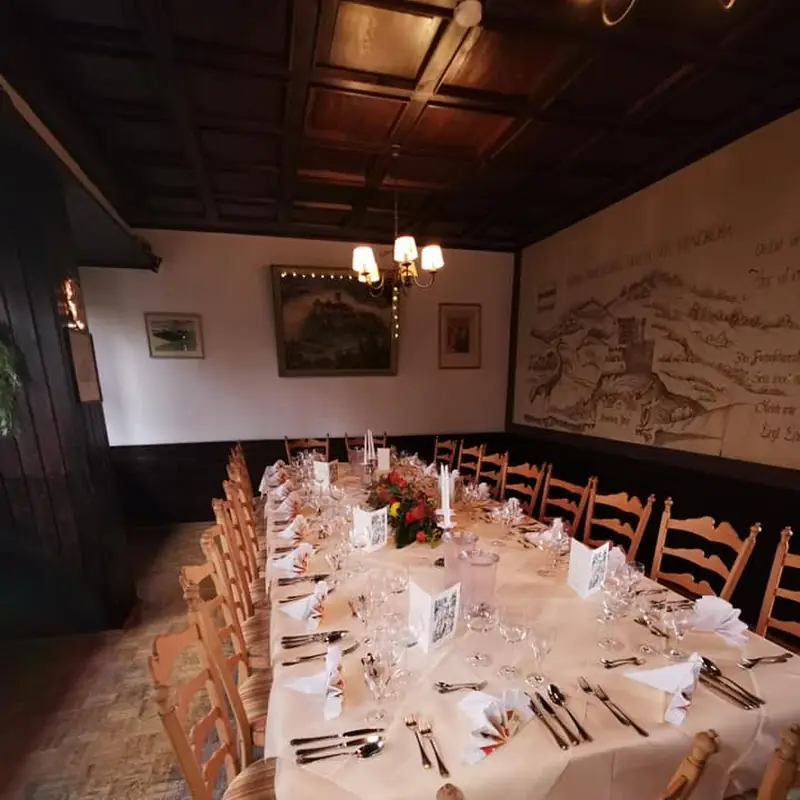 Burg Restaurant und Cafe auf der Ronneburg