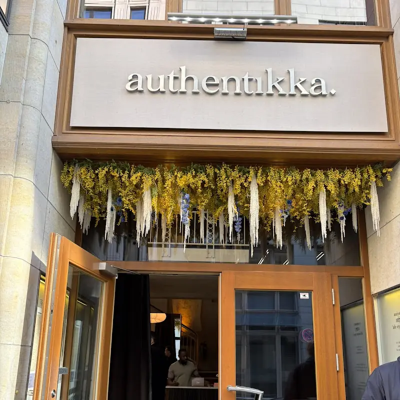 Authentikka Mitte