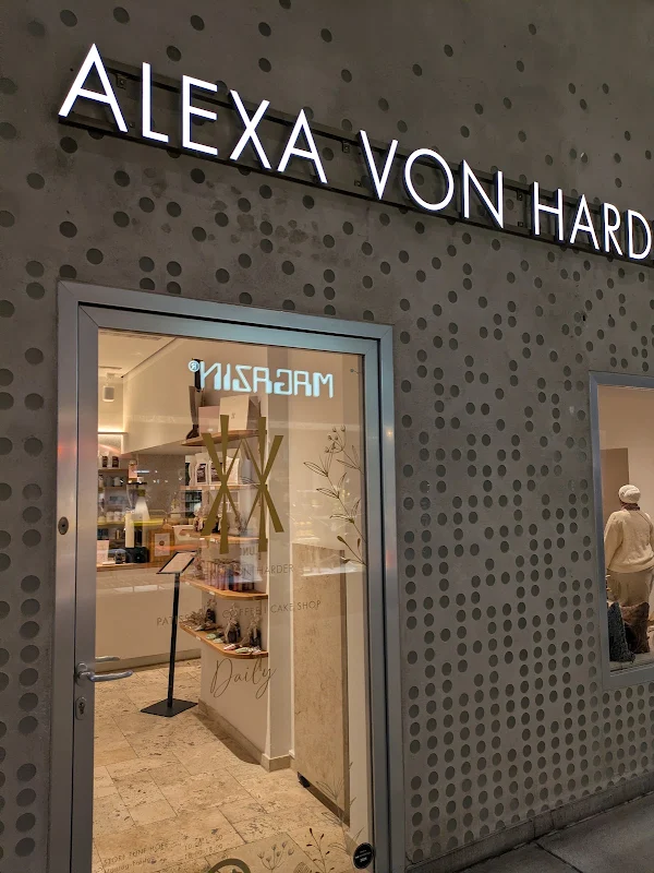 Alexa von Harder - Daily Café & Pâtisserie