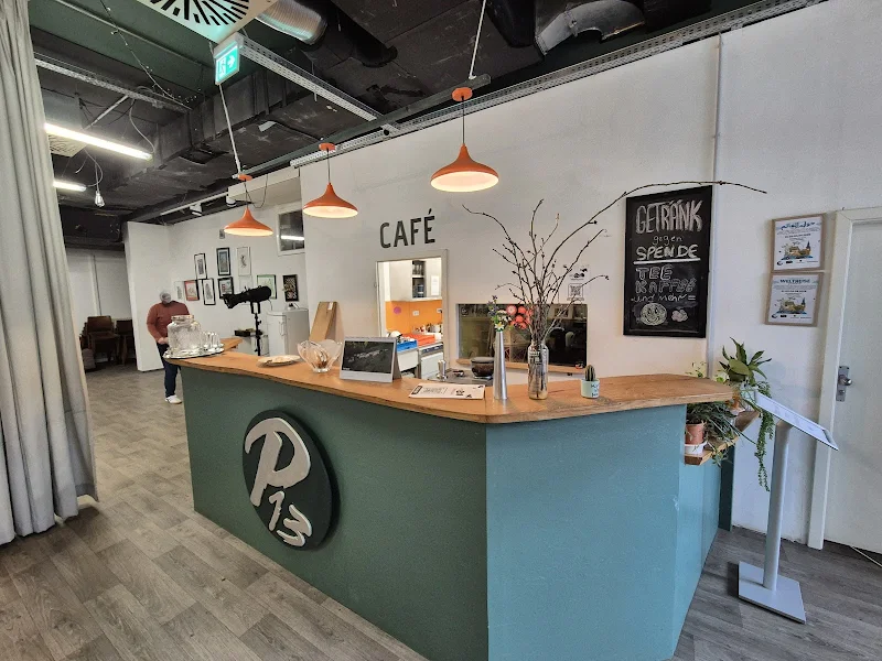 P13 Café