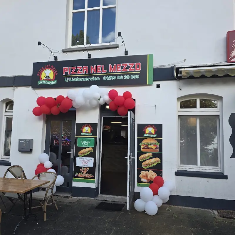 Nel Mezzo Pizzeria u. Lieferservice